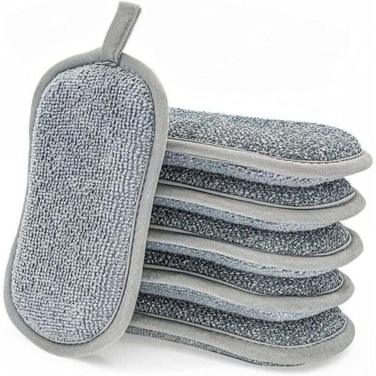 Washable dish sponge, 6 scratch-resistant double-sided scouring pads. The antibacterial microfiber kitchen sponge effectively cleans all surfaces.
