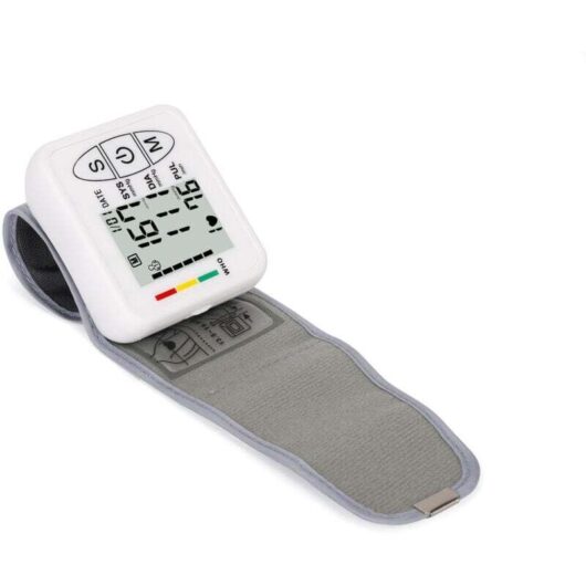 Talking blood pressure monitor, heart rate monitor, digital LCD screen, data transmission, arterial pressure monitoring, heart rate and pulse