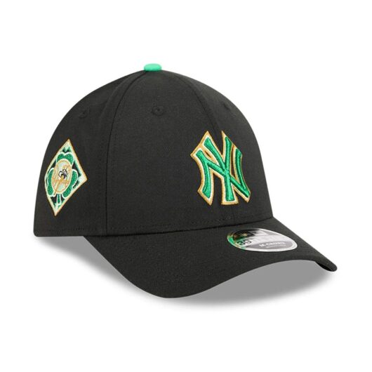 Yankees MLB Saint Patrick's Day Black 39THIRTY M-Crown A-Frame Stretch Fit Cap New Era Cap adult unisex